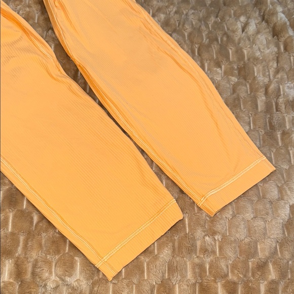 Lululemon Align Ribbed High-Rise Pant 25"
Mango Dream size 10 like New - Picture 8 of 11